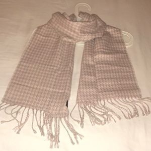 Cashmere Pink and Grey Houndstooth Scarf